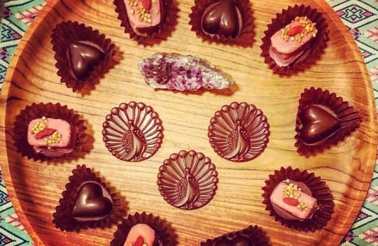 愛を育むローチョコレート