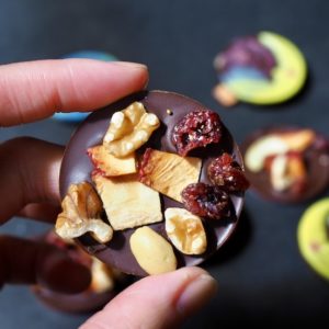 滋賀県彦根市のヴィーガンローチョコレートをカフェや店頭販売で食べる